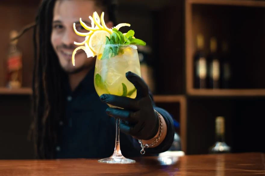 Šanker pravi komplikovani limoncello spritz