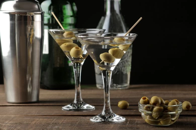 martini bianco u casama sa maslinama